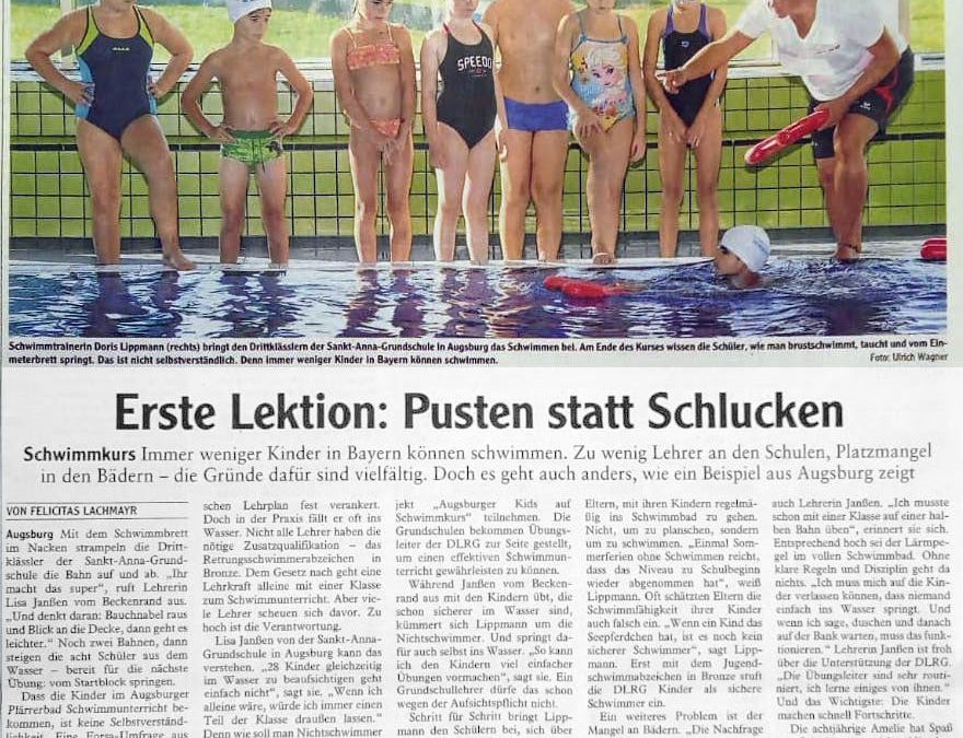 Augsburger Kids auf Schwimmkurs